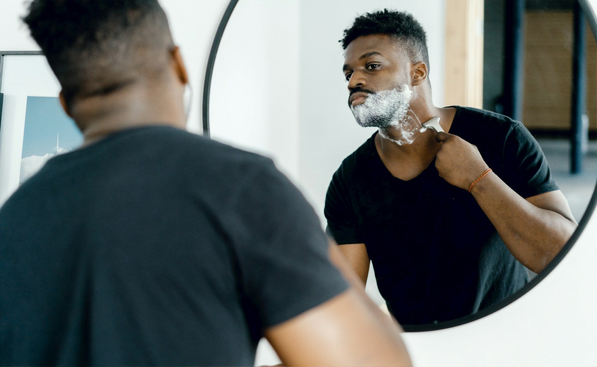 Quels soins pour hommes noirs pour un rasage sans boutons ni taches ? - Beauté Hérins