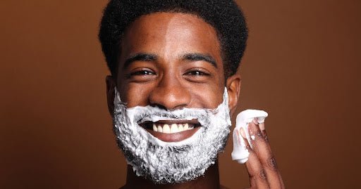 Poils incarnés sur peau foncée : causes et conseils simples pour les prévenir - Beauté Hérins