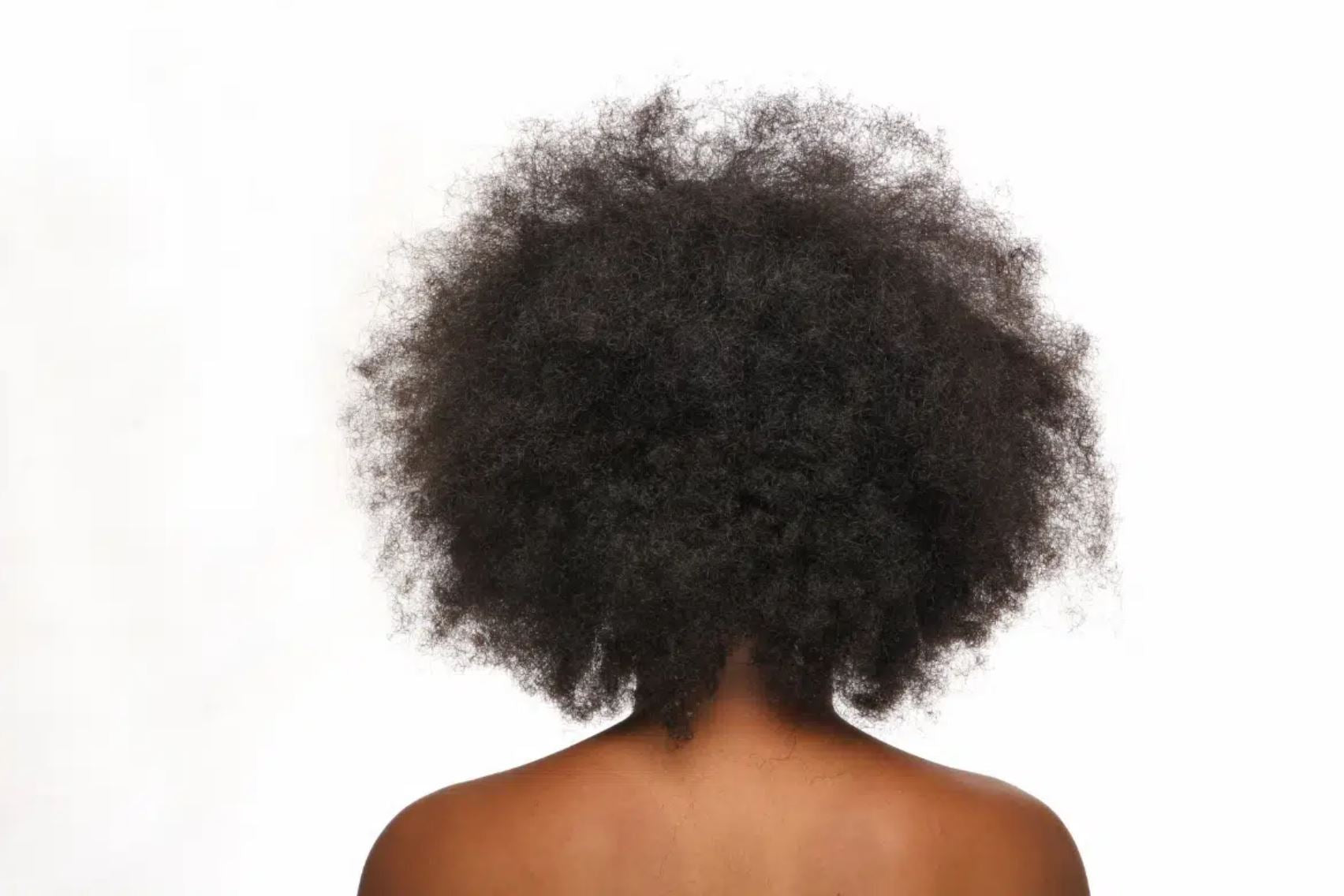 Poudre de chebe: la clé pour des cheveux parfaits ? Tout dans cet article